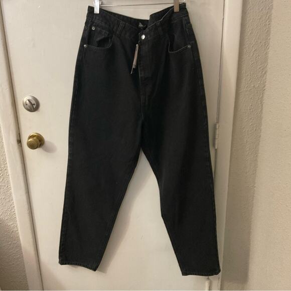 PrettyLittleThing Black High Rise Mom Jean 12 NEW Classic Preppy Normcore Casual - Picture 2 of 9